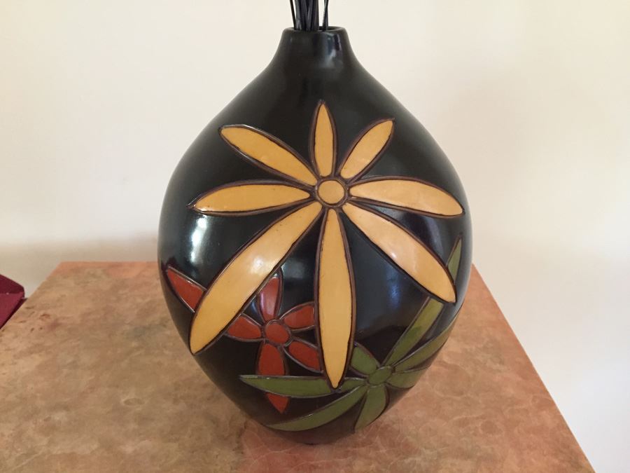 Peruvian Vase With Aritificial Flowers 12' Tall [Photo 2]