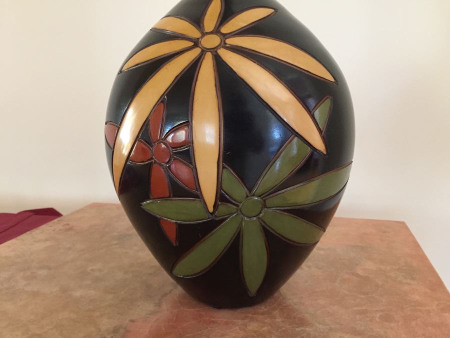 Peruvian Vase With Aritificial Flowers 12' Tall [Photo 3]