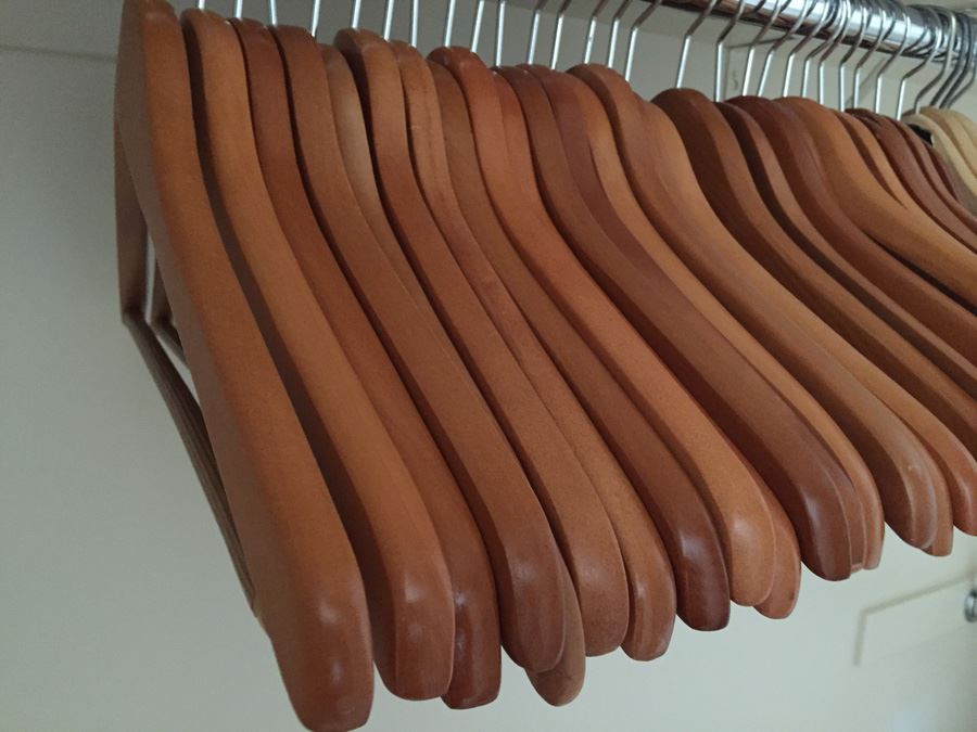 Set Of Wooden Hangers [Photo 2]