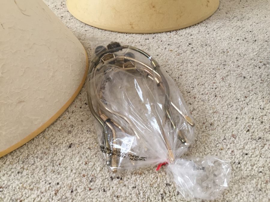 Shade And Lamp Lot [Photo 6]