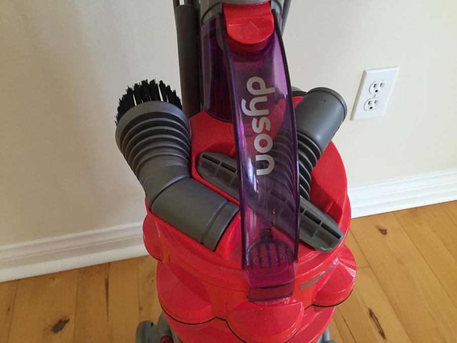 Dyson Vacuum Cleaner With Hepa Filter [Photo 2]