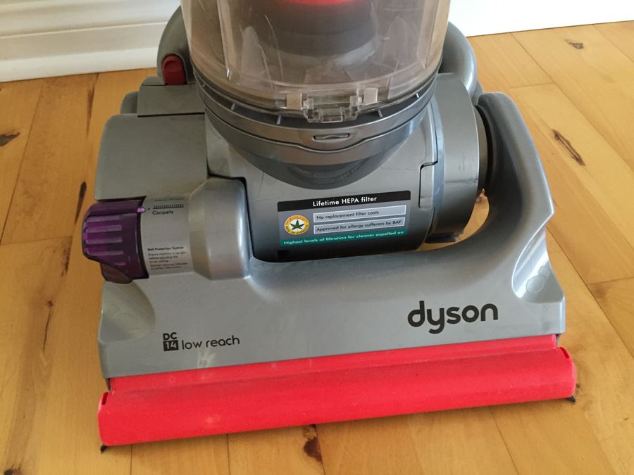 Dyson Vacuum Cleaner With Hepa Filter [Photo 3]