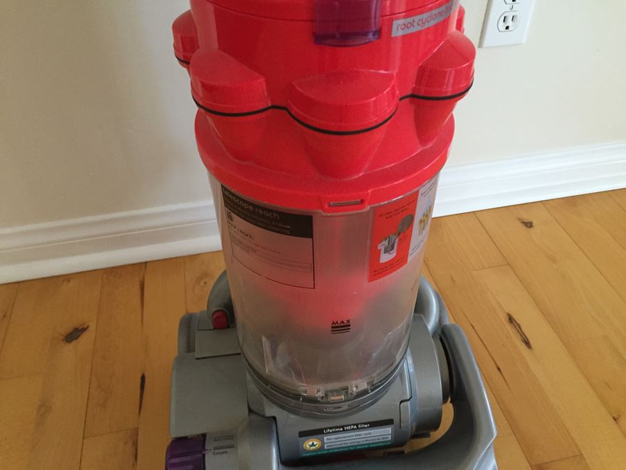 Dyson Vacuum Cleaner With Hepa Filter [Photo 4]