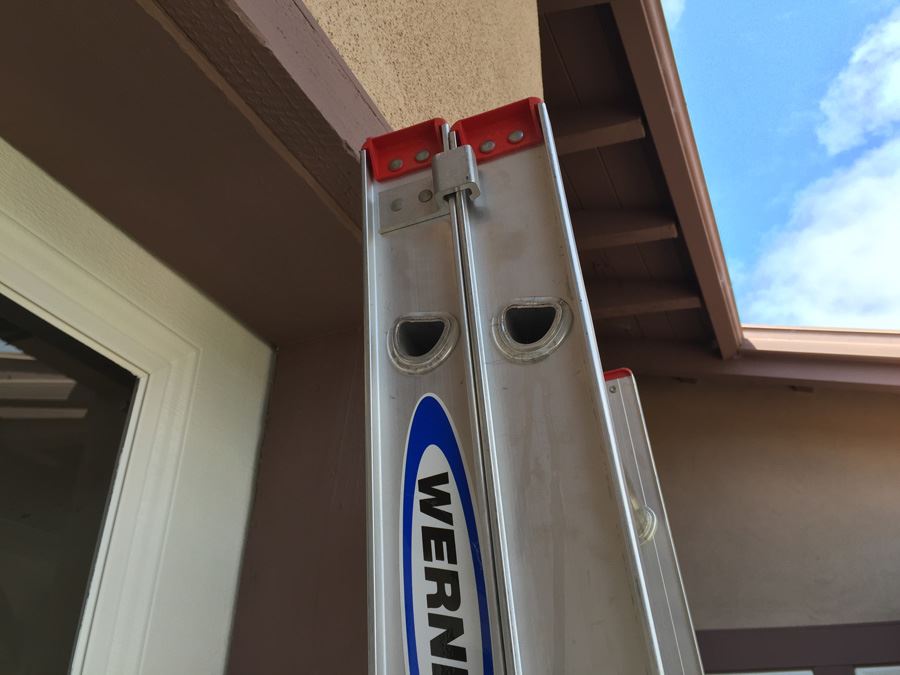 Werner Aluminum Extension Ladder Total Length 16Ft Working Length 13Ft Like New [Photo 5]