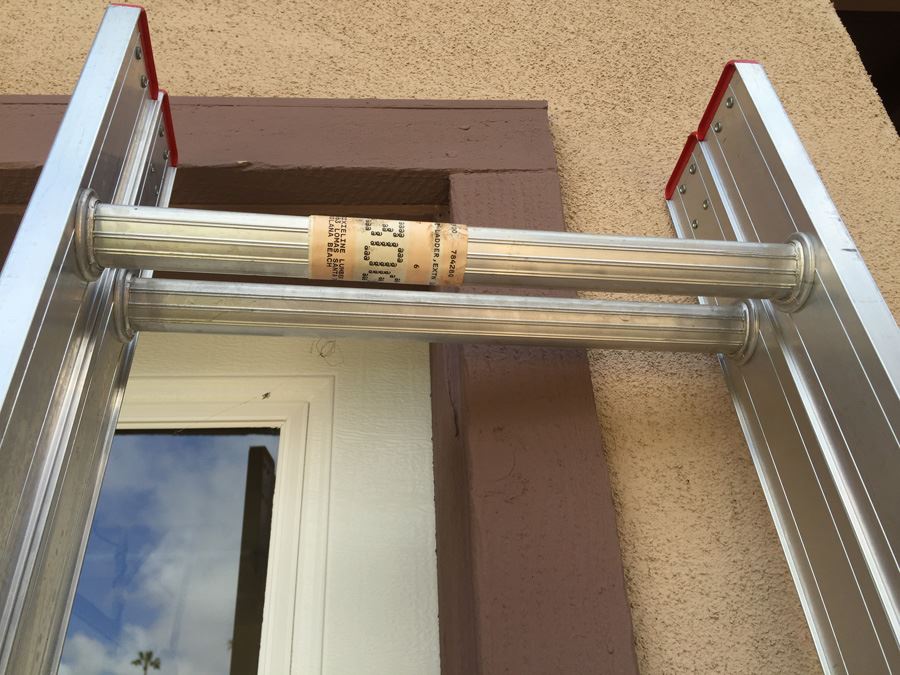 Werner Aluminum Extension Ladder Total Length 16Ft Working Length 13Ft Like New [Photo 3]