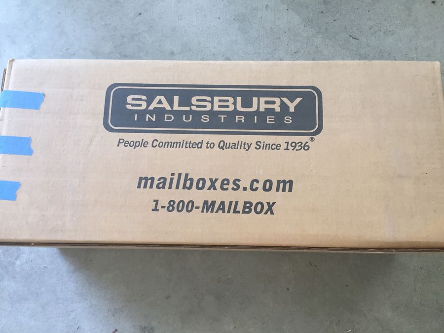 Salsbury Industries Mailbox New In Box Retails For $90
