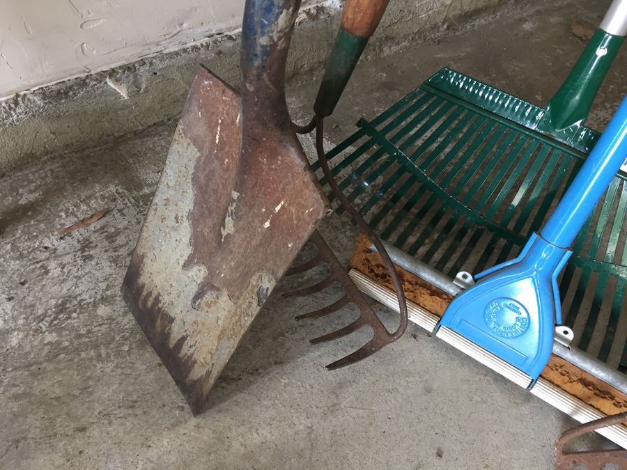 Garden Tool Lot [Photo 3]