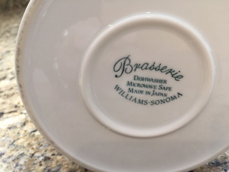 White Teapot [Photo 3]