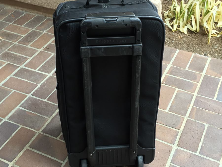 6-Piece Luggage Lot Including Briggs & Riley Lifetime Guarantee And El Portal Luggage [Photo 17]