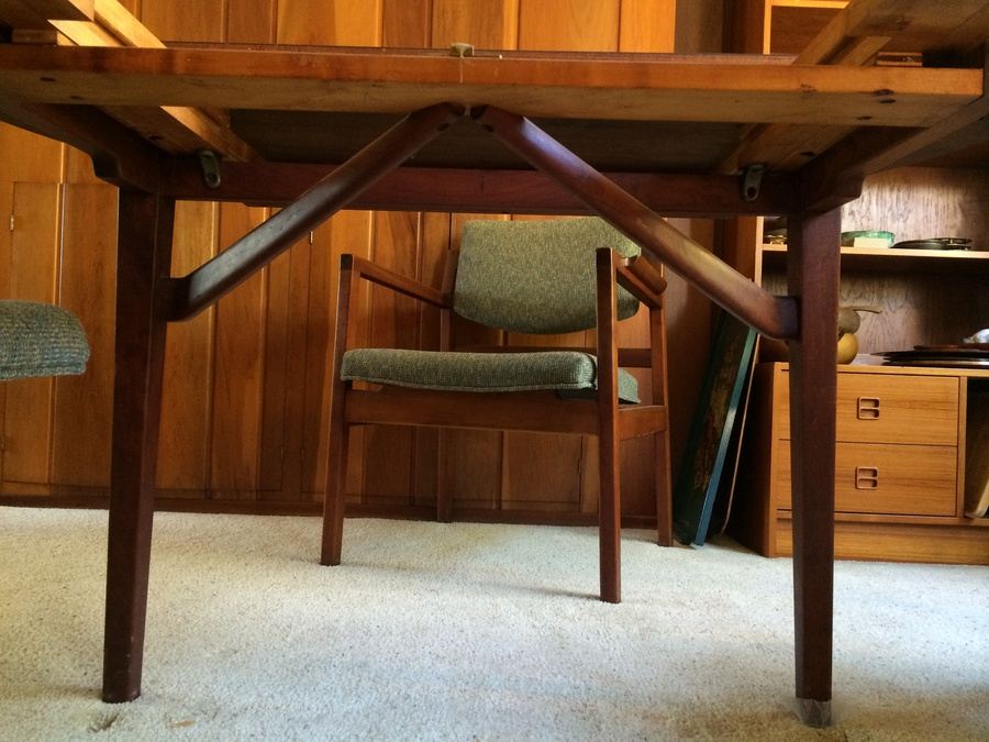 Jens Risom Walnut Dining Table with 6 Chairs and 3 Leaves [Photo 28]