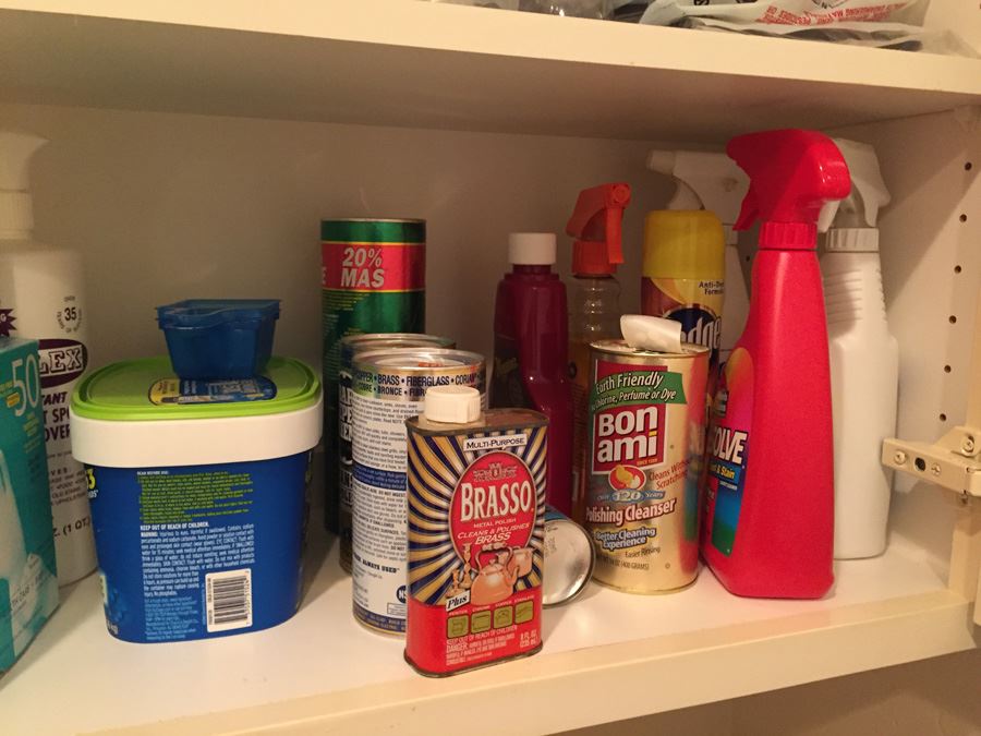 Huge Cleaning Supplies, Lightbulb And Shoe Shine Lot [Photo 14]