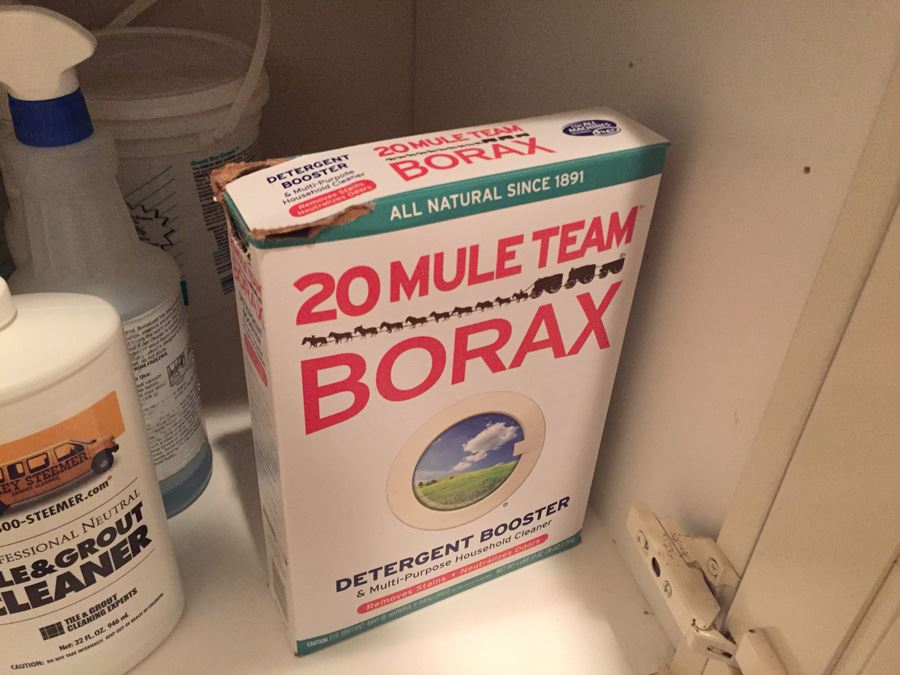 Huge Cleaning Supplies, Lightbulb And Shoe Shine Lot [Photo 19]