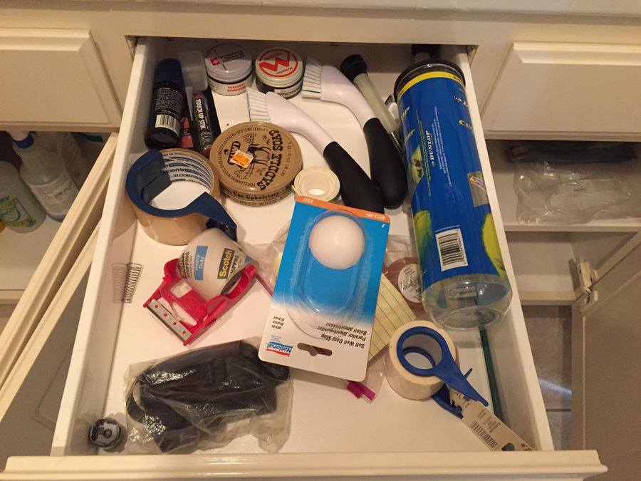 Huge Cleaning Supplies, Lightbulb And Shoe Shine Lot [Photo 4]