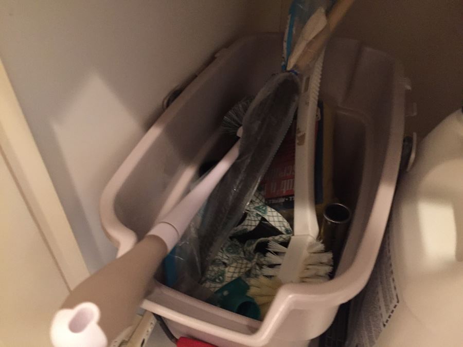 Huge Cleaning Supplies, Lightbulb And Shoe Shine Lot [Photo 15]