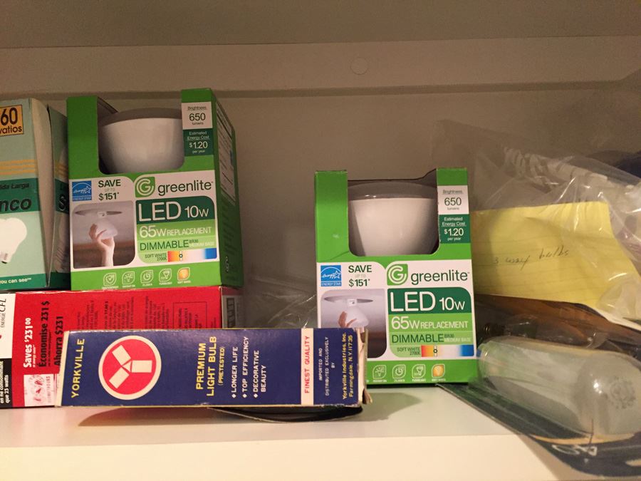 Huge Cleaning Supplies, Lightbulb And Shoe Shine Lot [Photo 8]