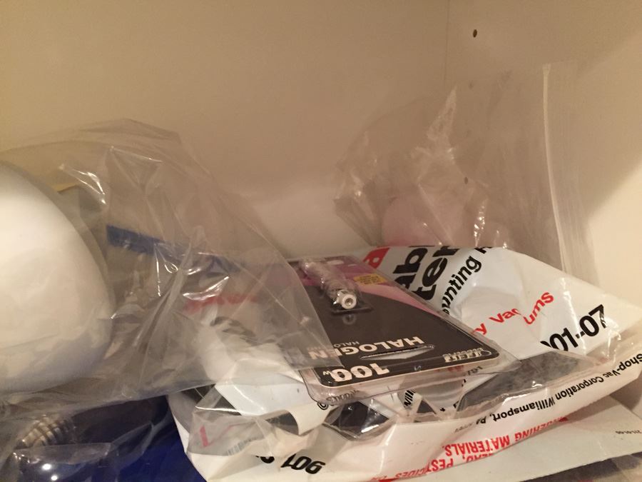 Huge Cleaning Supplies, Lightbulb And Shoe Shine Lot [Photo 10]