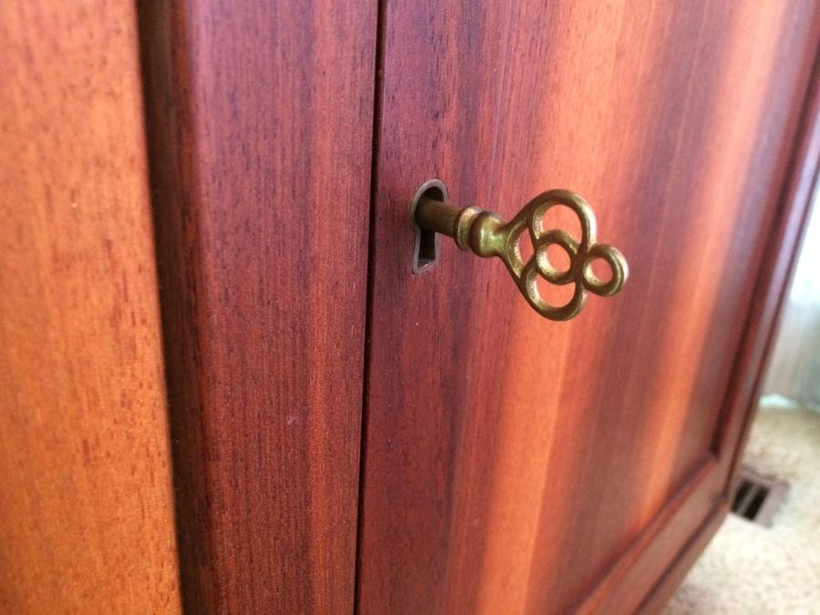 Rare Edward Wormley Dunbar Janus Chest [Photo 10]