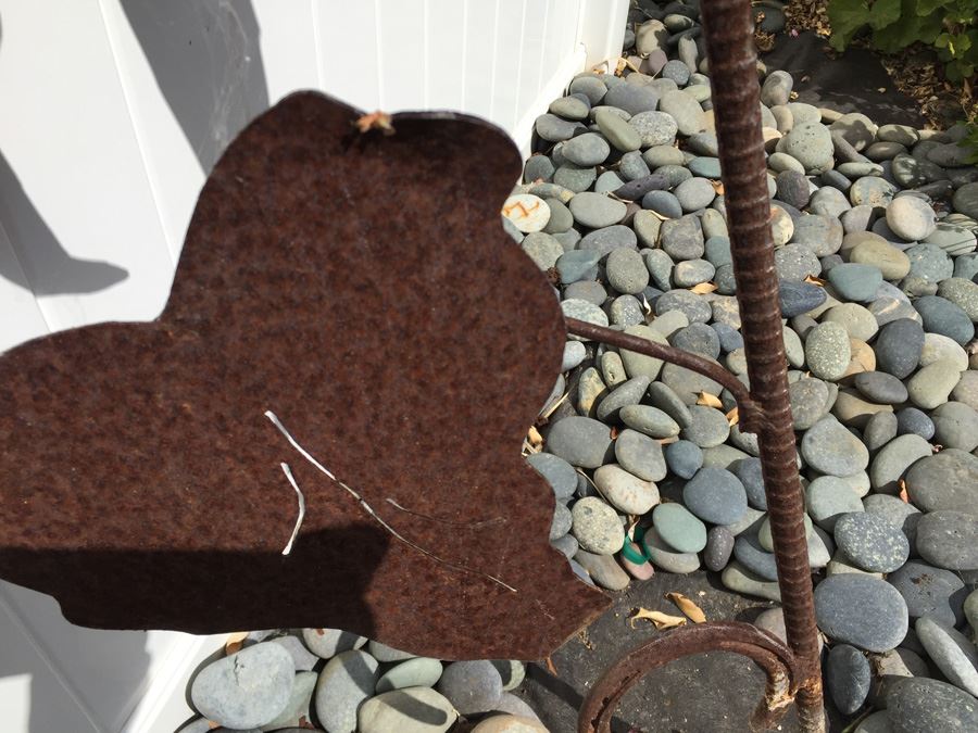 Tall Metal Sunflower Garden Sculpture [Photo 9]