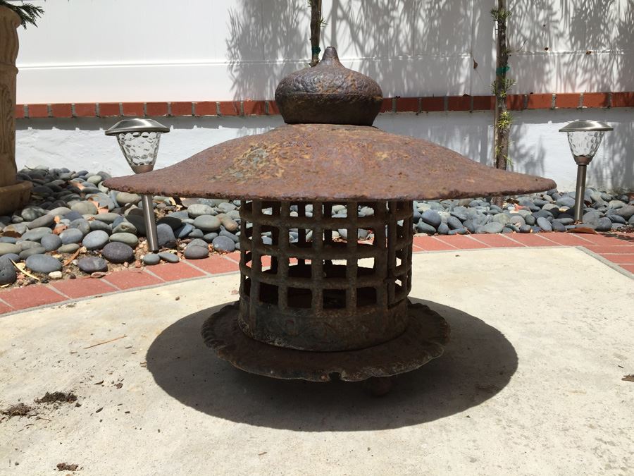 Vintage Outdoor Metal Asian Lantern [Photo 2]