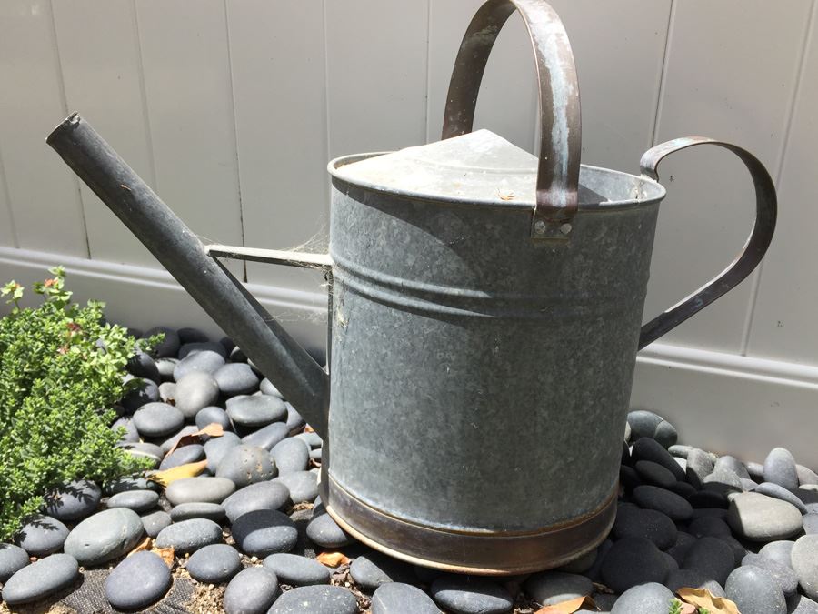 Vintage Galvanized Watering Can [Photo 6]