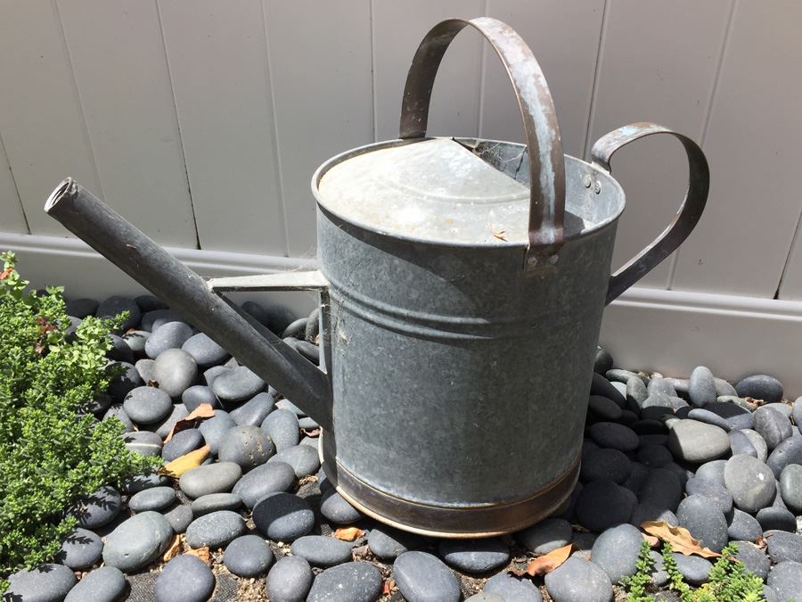 Vintage Galvanized Watering Can [Photo 1]