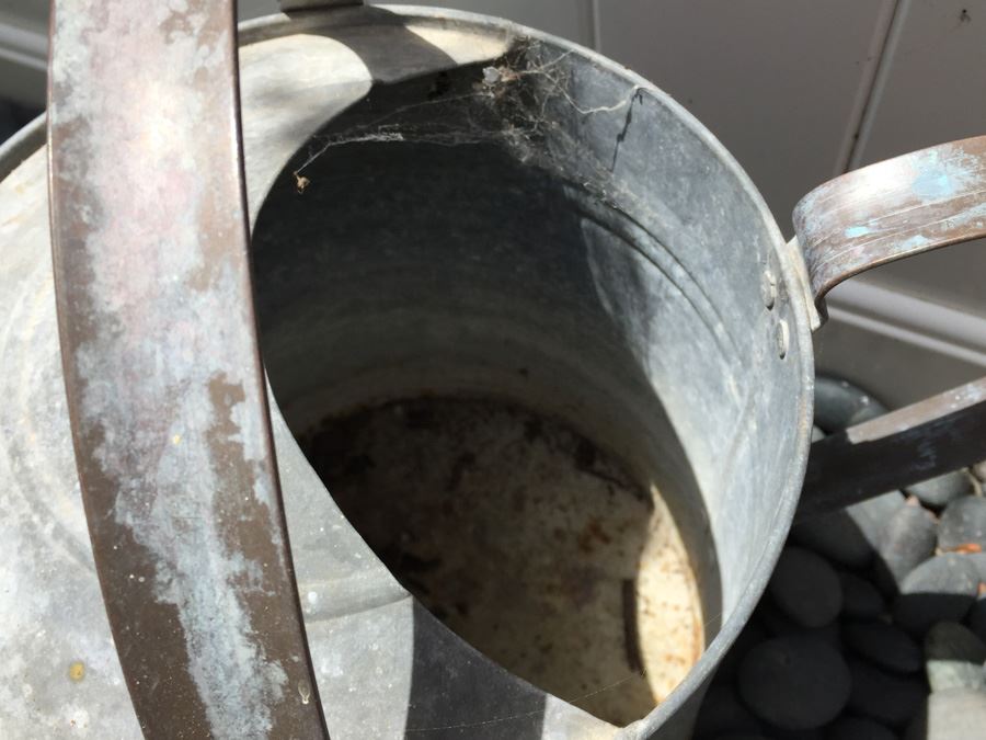 Vintage Galvanized Watering Can [Photo 5]