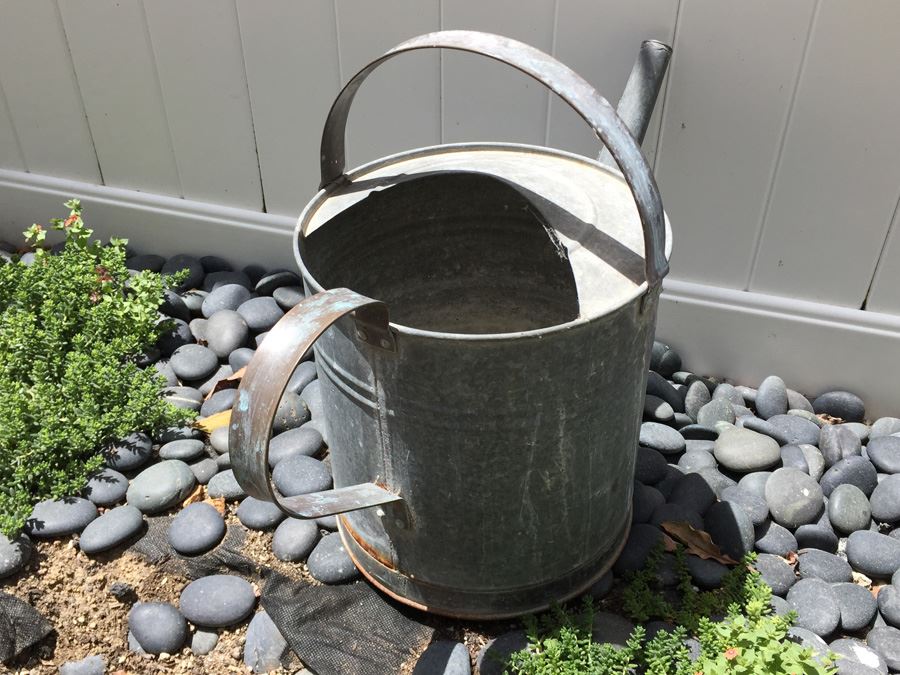 Vintage Galvanized Watering Can [Photo 2]