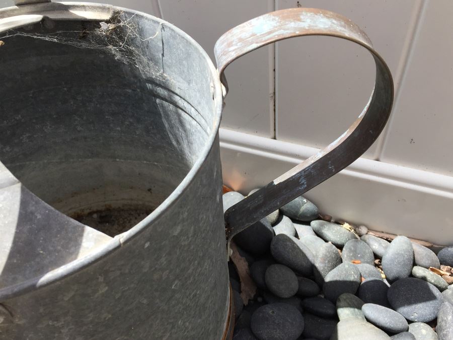 Vintage Galvanized Watering Can [Photo 4]