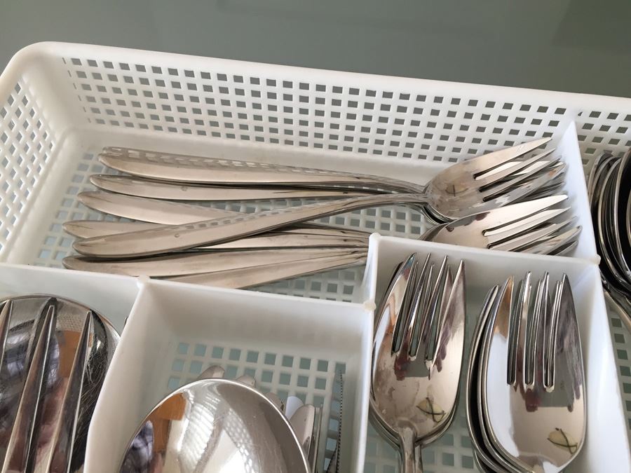 Nice Set Of Oneida Stainless Steel Flatware [Photo 8]
