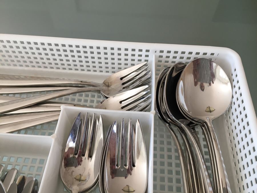 Nice Set Of Oneida Stainless Steel Flatware [Photo 7]