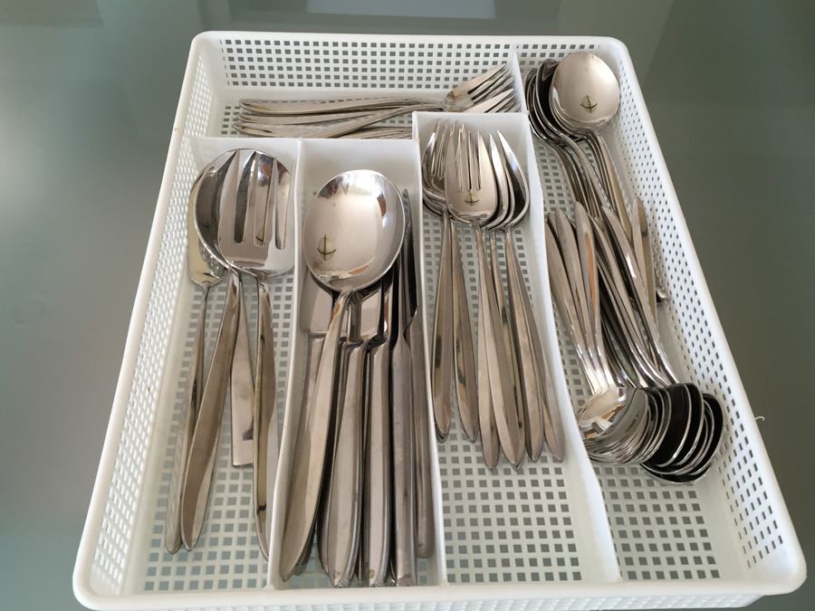 Nice Set Of Oneida Stainless Steel Flatware [Photo 11]
