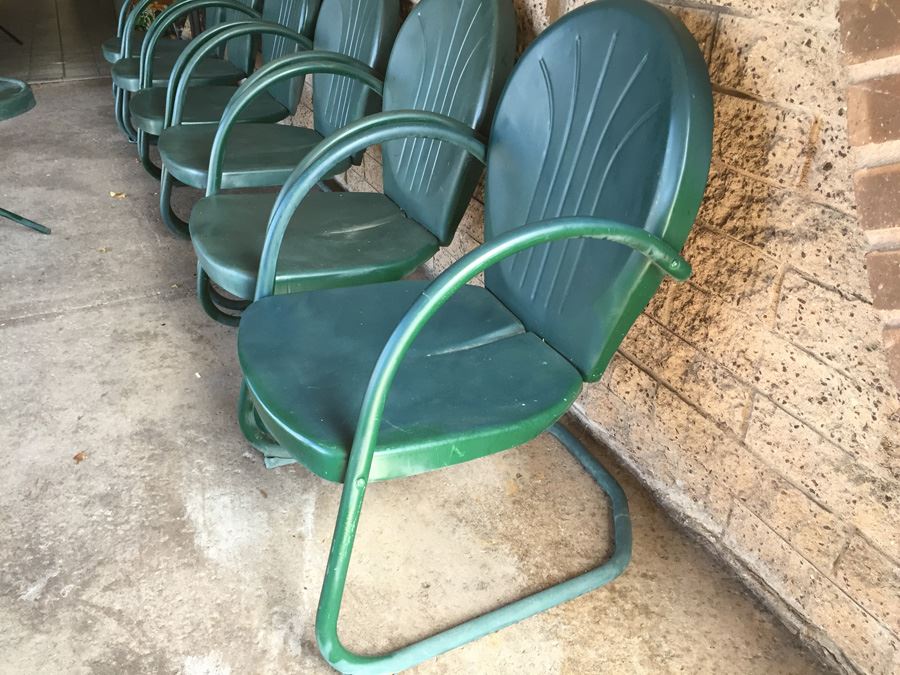 Vintage Green Retro Metal Motel Lawn Chairs Shell Back With Side Table In Excellent Condition Estimate $90 Each [Photo 8]