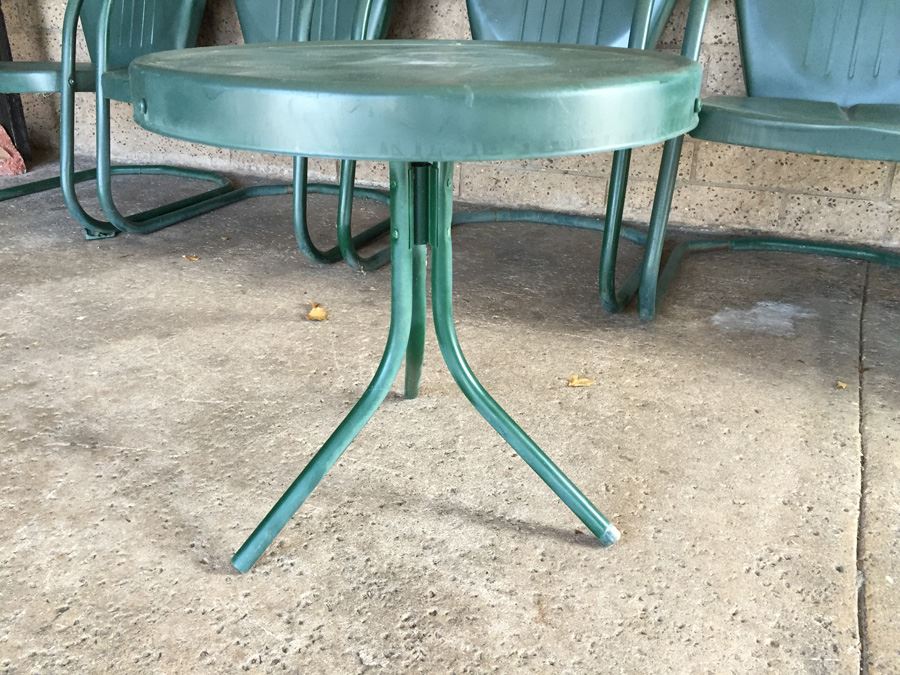 Vintage Green Retro Metal Motel Lawn Chairs Shell Back With Side Table In Excellent Condition Estimate $90 Each [Photo 7]