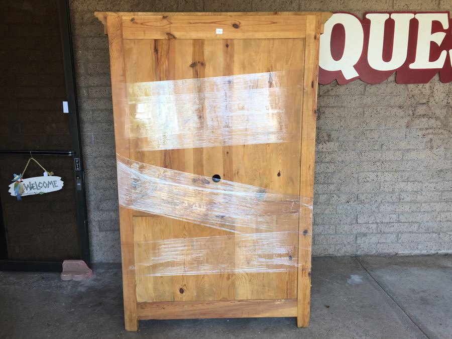 Rustic Wooden Cabinet [Photo 4]