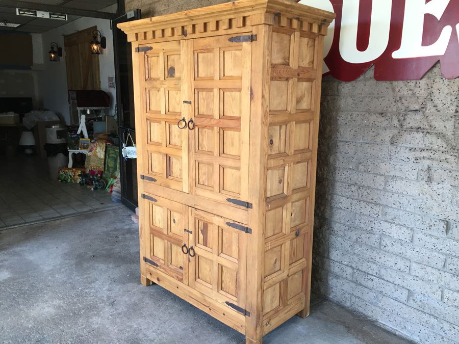 Rustic Wooden Cabinet [Photo 2]