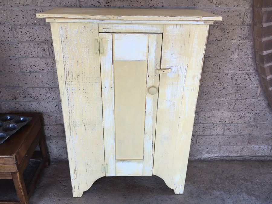 Vintage Shabby Chic Country Cabinet With Doors