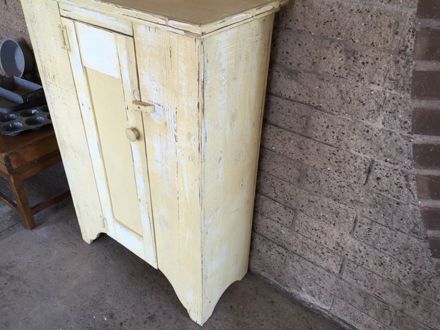 Vintage Shabby Chic Country Cabinet With Doors [Photo 7]