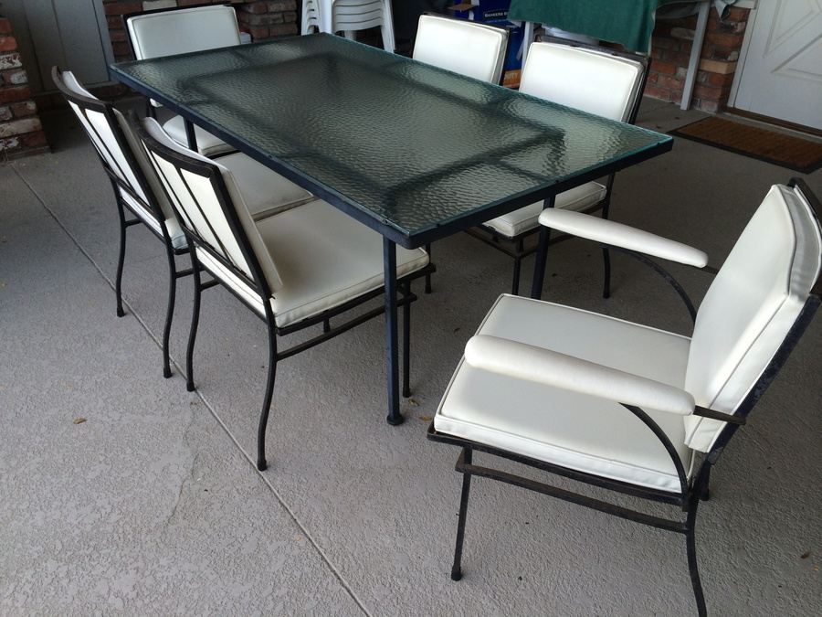 Lee Woodard Dining Table with 6 Dining Chairs [Photo 7]