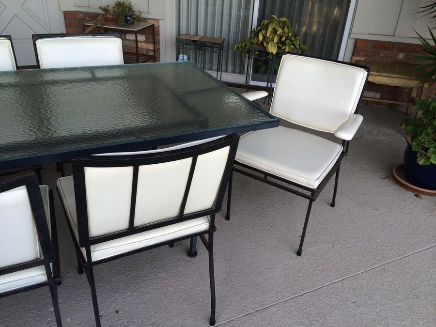 Lee Woodard Dining Table with 6 Dining Chairs [Photo 6]