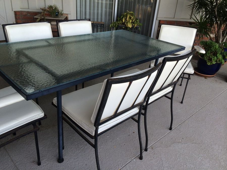 Lee Woodard Dining Table with 6 Dining Chairs [Photo 5]