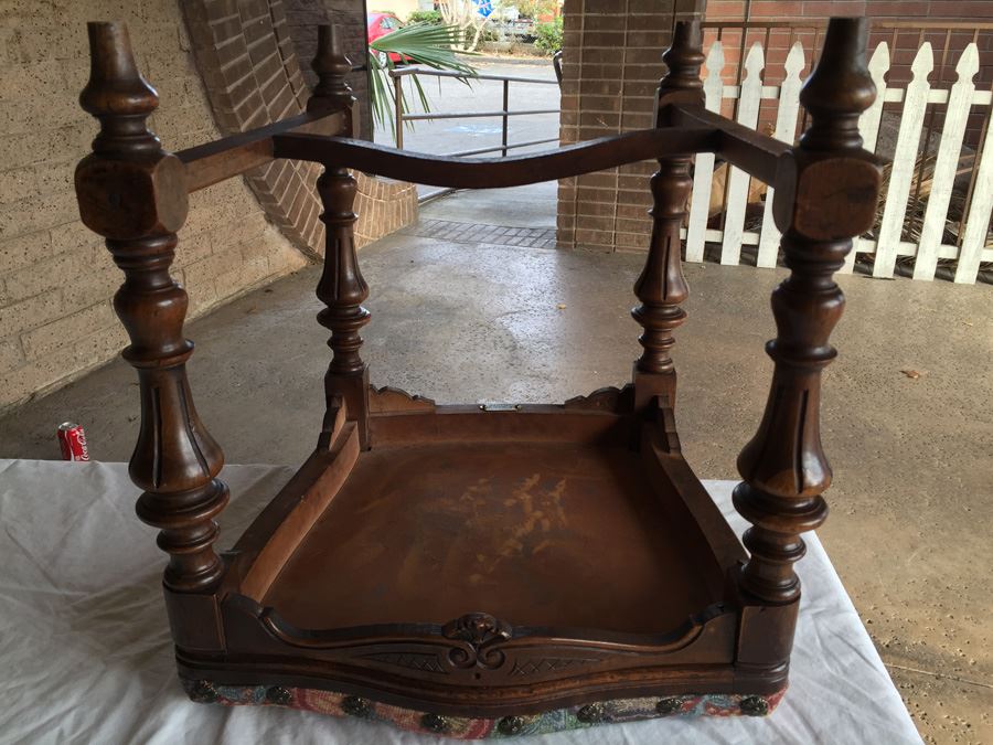 Beautiful Vintage Dining Table With Parquet Top And Four Stunning Upholsted Dining Room Chairs In Excellent Condition Estimate $1,400 [Photo 13]