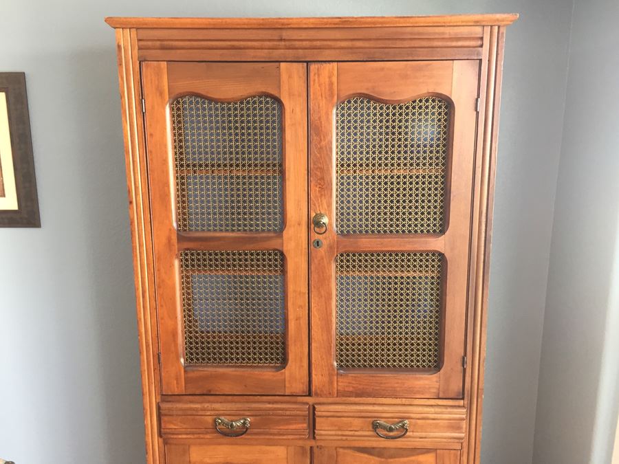 Antique American Pastry Cupboard Pie Safe c. 1880-1890 Estimate $1,000 [Photo 2]