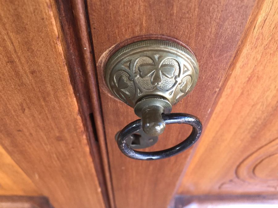 Antique American Pastry Cupboard Pie Safe c. 1880-1890 Estimate $1,000 [Photo 16]