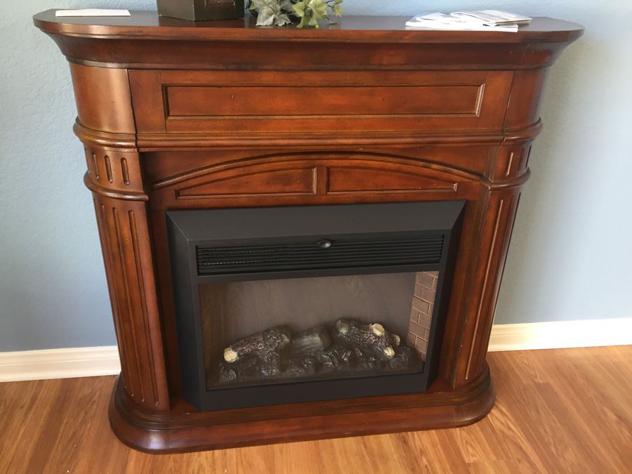 Electric Fireplace Heater By GHP Group Retails For $600 [Photo 1]