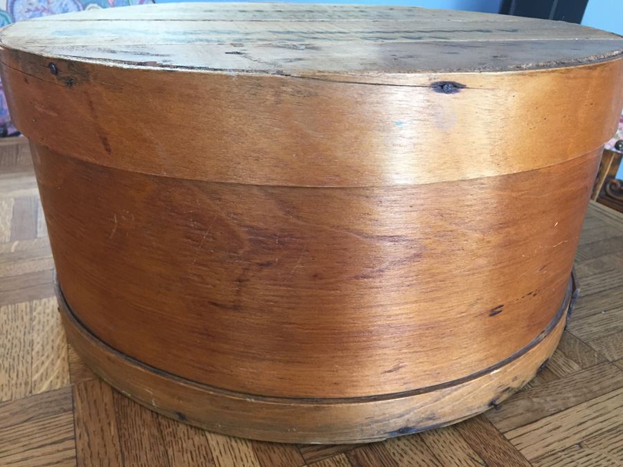 Large Vintage Young American Cheese Round Box Estimate $100 Great Condition [Photo 5]