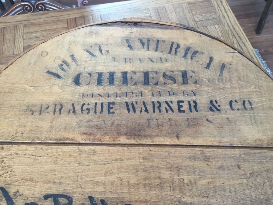 Large Vintage Young American Cheese Round Box Estimate $100 Great Condition [Photo 4]