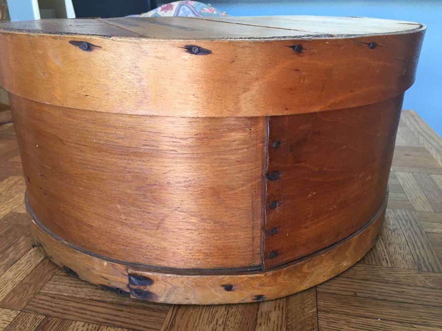 Large Vintage Young American Cheese Round Box Estimate $100 Great Condition [Photo 3]