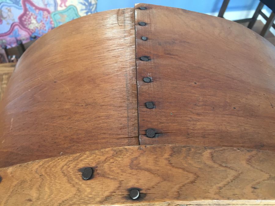 Large Vintage Young American Cheese Round Box Estimate $100 Great Condition [Photo 10]