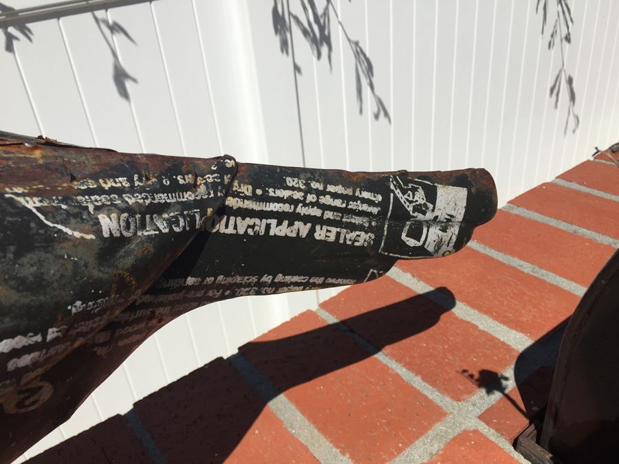 Metal Crow Sculpture [Photo 4]