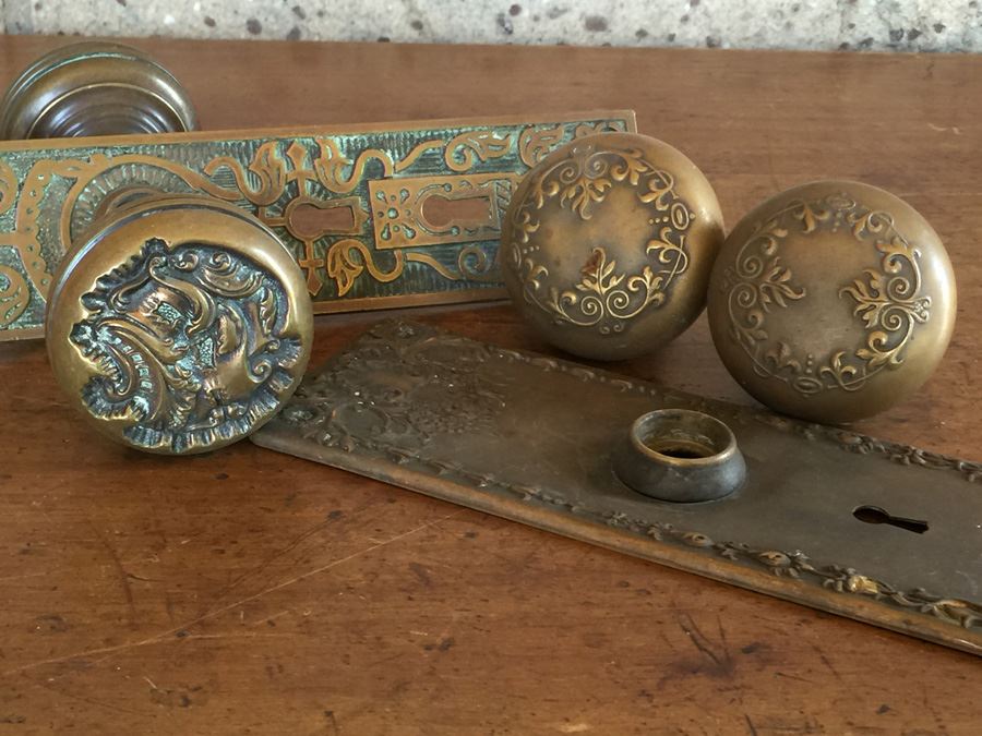 Vintage Door Hardware Door Knobs [Photo 2]